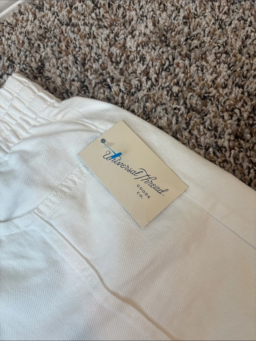 ✨NWT~Universal Thread Cargo Shorts✨ - Picture 2 of 4